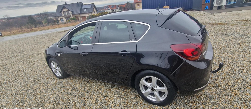 Opel Astra cena 35800 przebieg: 150000, rok produkcji 2013 z Sobótka małe 466